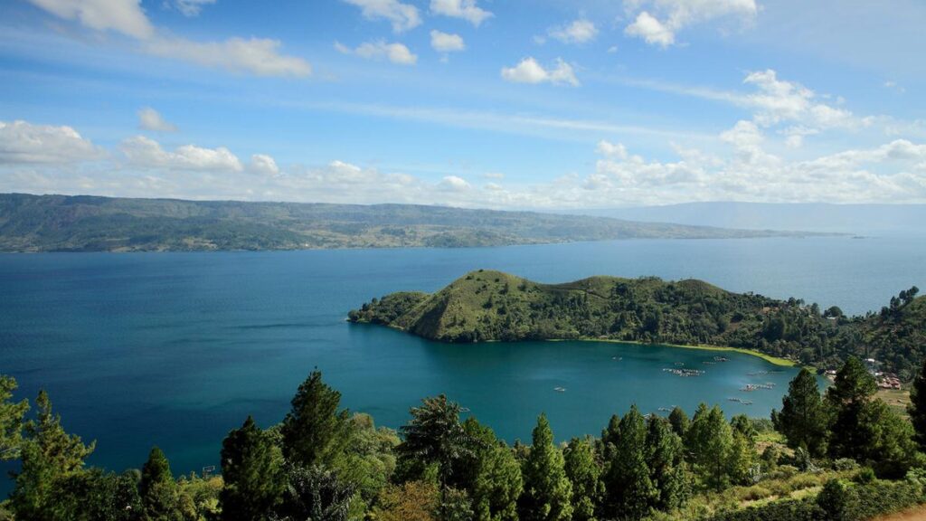 Pemandangan Pulau Samosir