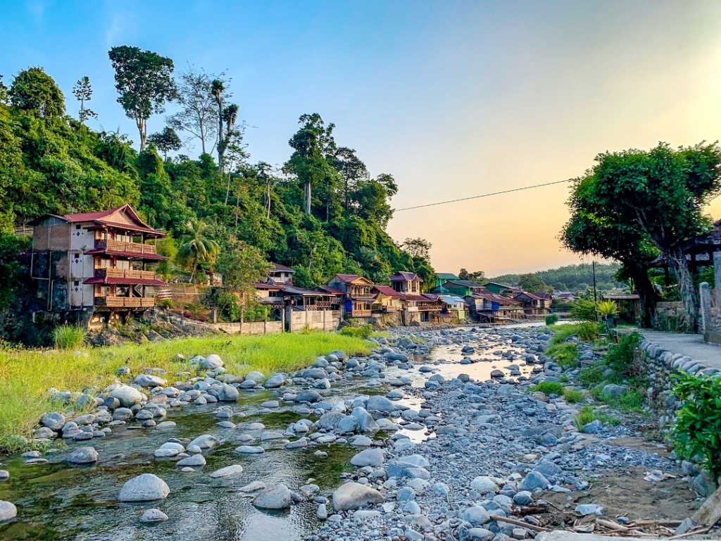 Pemandangan perumahan Bukit Lawang