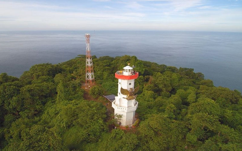 Menara di Pantai Berhala